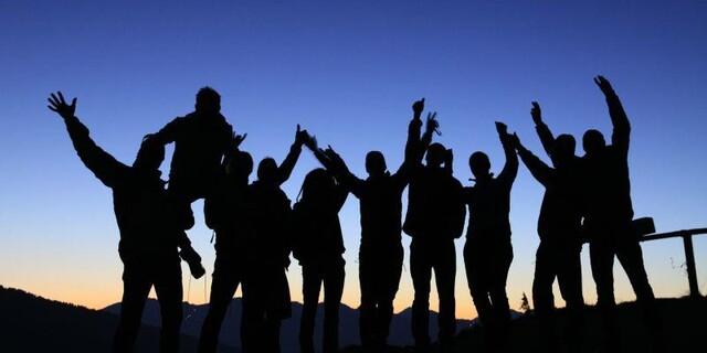 Gruppenfoto vor Sonnenuntergang, Stefan Olbert