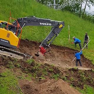 Aushub für Hangweg zum Hartplatz, 13.05.2020; Bild: Jubi/Nico Löder