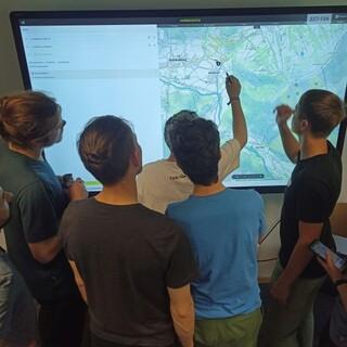 Digitale Tourenplanung in der Jubi, Foto: Lena Behrendes
