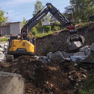 Bau der Steinmauer für dem neuen Tipiplatz, 03.06.2020; Foto: Jubi/ Timo Hieronymus