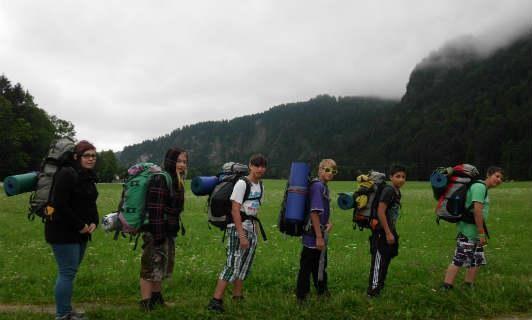 Schulklasse beim Wandern