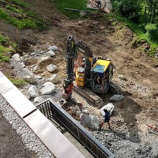 Vorbereitungen Hangweg zu unterer Ebene und neuer Tipi-Platz, 28.05.2020; Foto: Jubi/Wolfgang Mayr